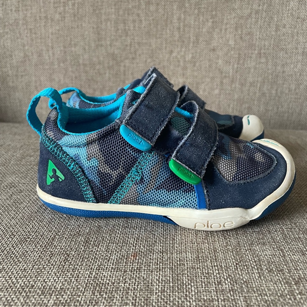 Plae Kids' Navy & Teal Velcro Sneakers